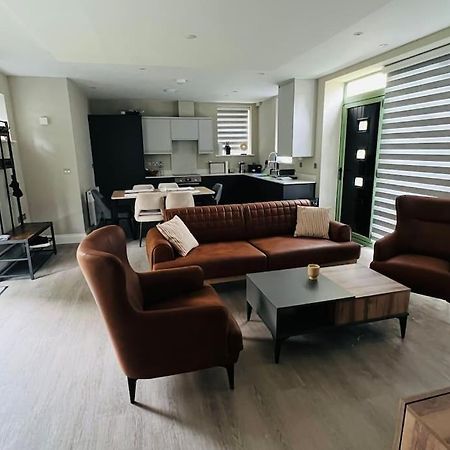 A House Designed For You… Edmonton Eksteriør bilde
